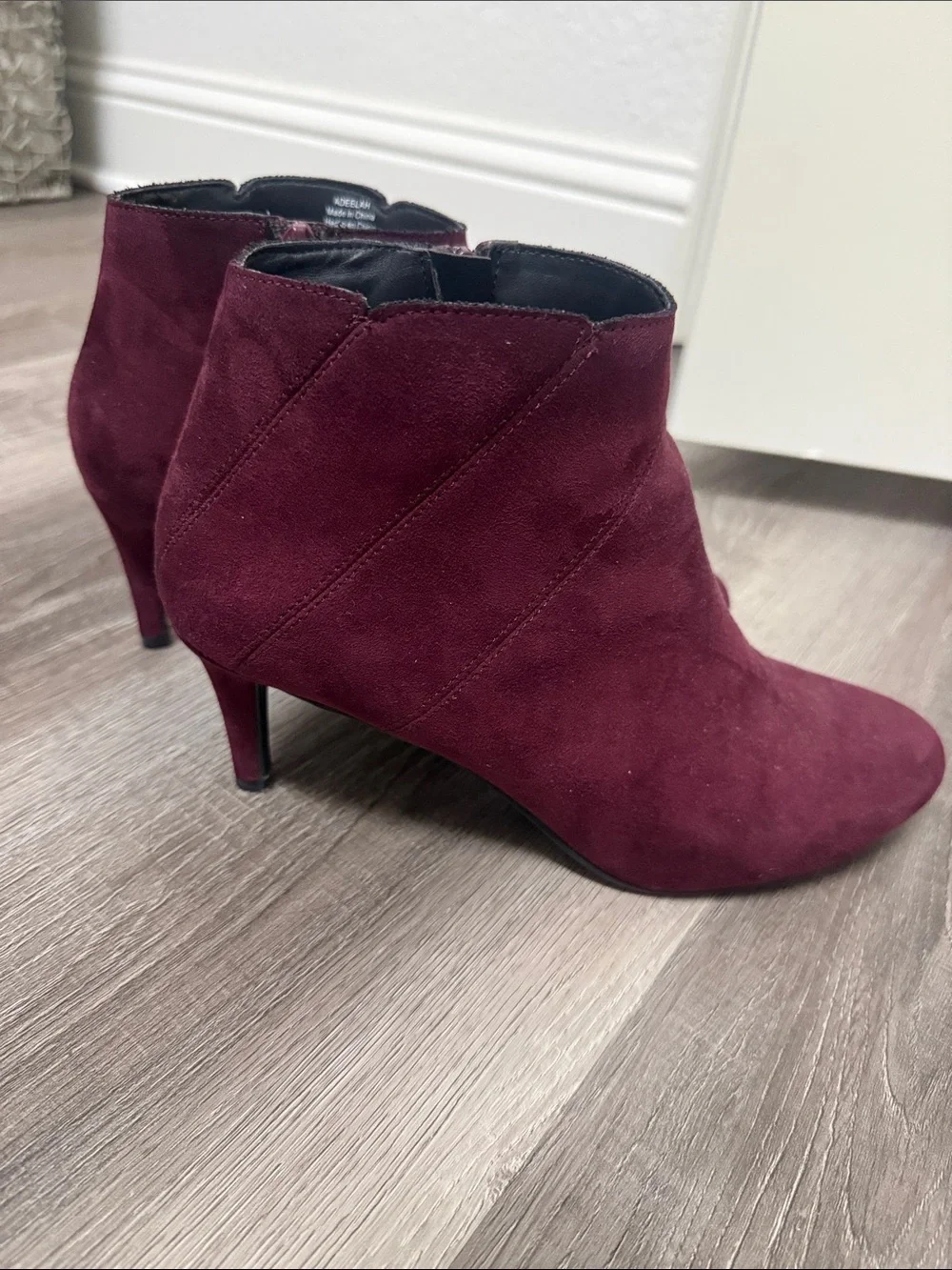 Kelly & Katie Wine Suede Pointed Ankle Booties with Side Zip 9M